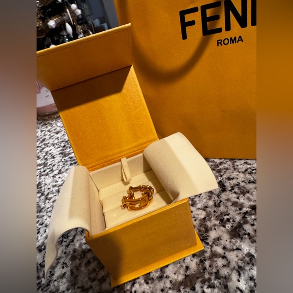 FENDI O'Lock Chain Link Brass Ring - Picture 2 of 5